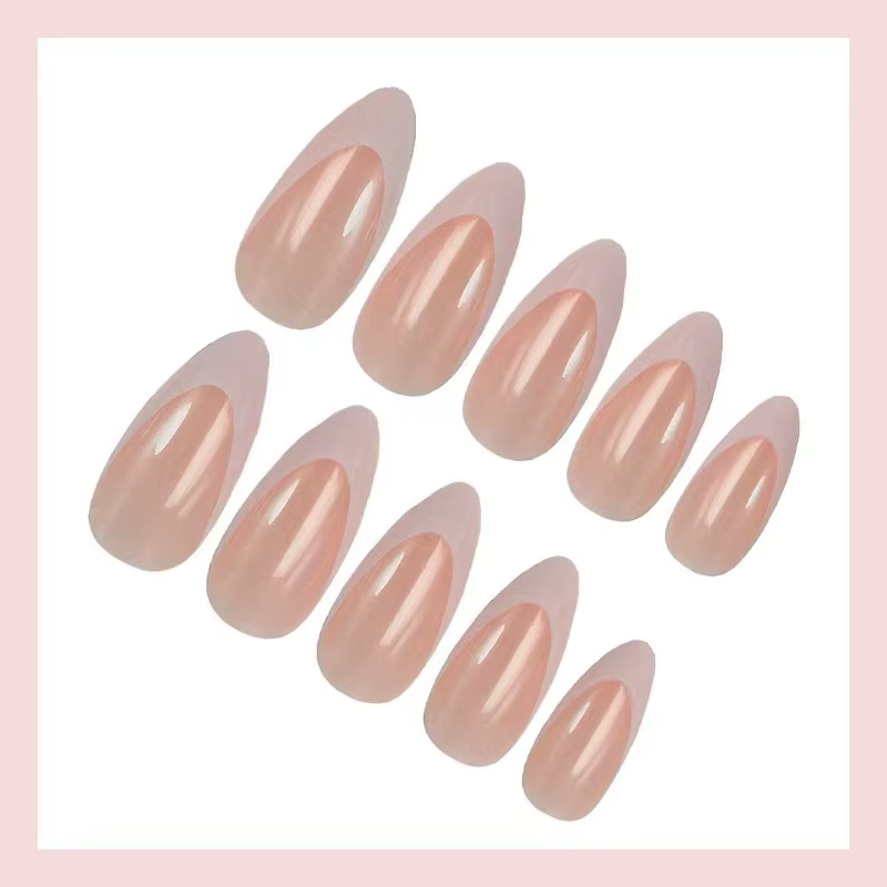 Nouveauté 2026 – 24 faux ongles nacrés brillants