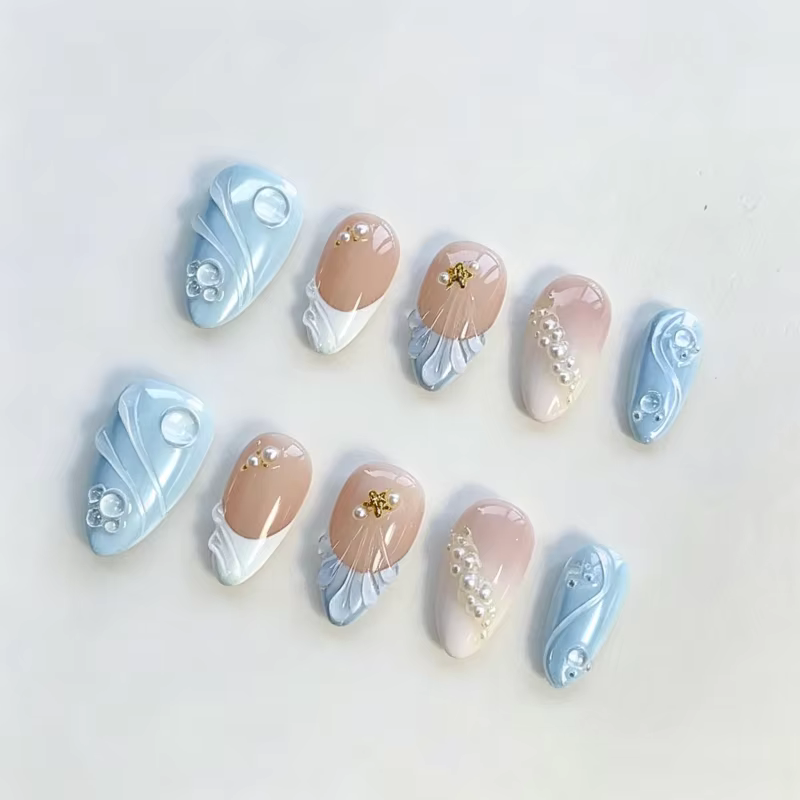 30 faux ongles style océan estival avec pointes françaises 3D tendance