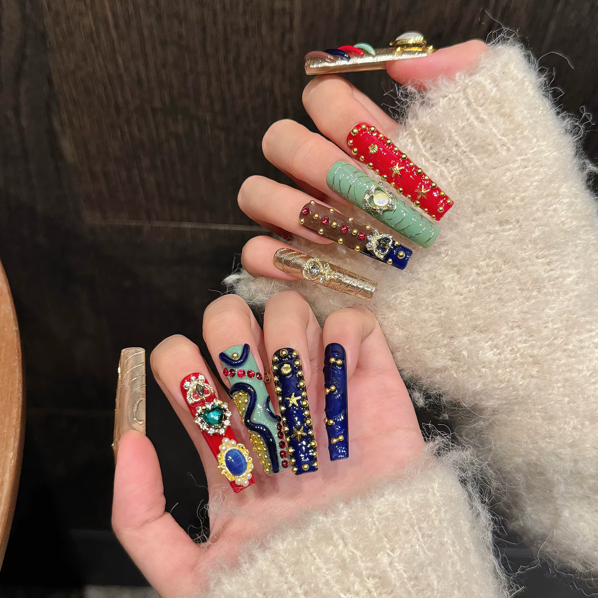Presse faite à la main sur les ongles Design en cristal complet Style Baroque faux