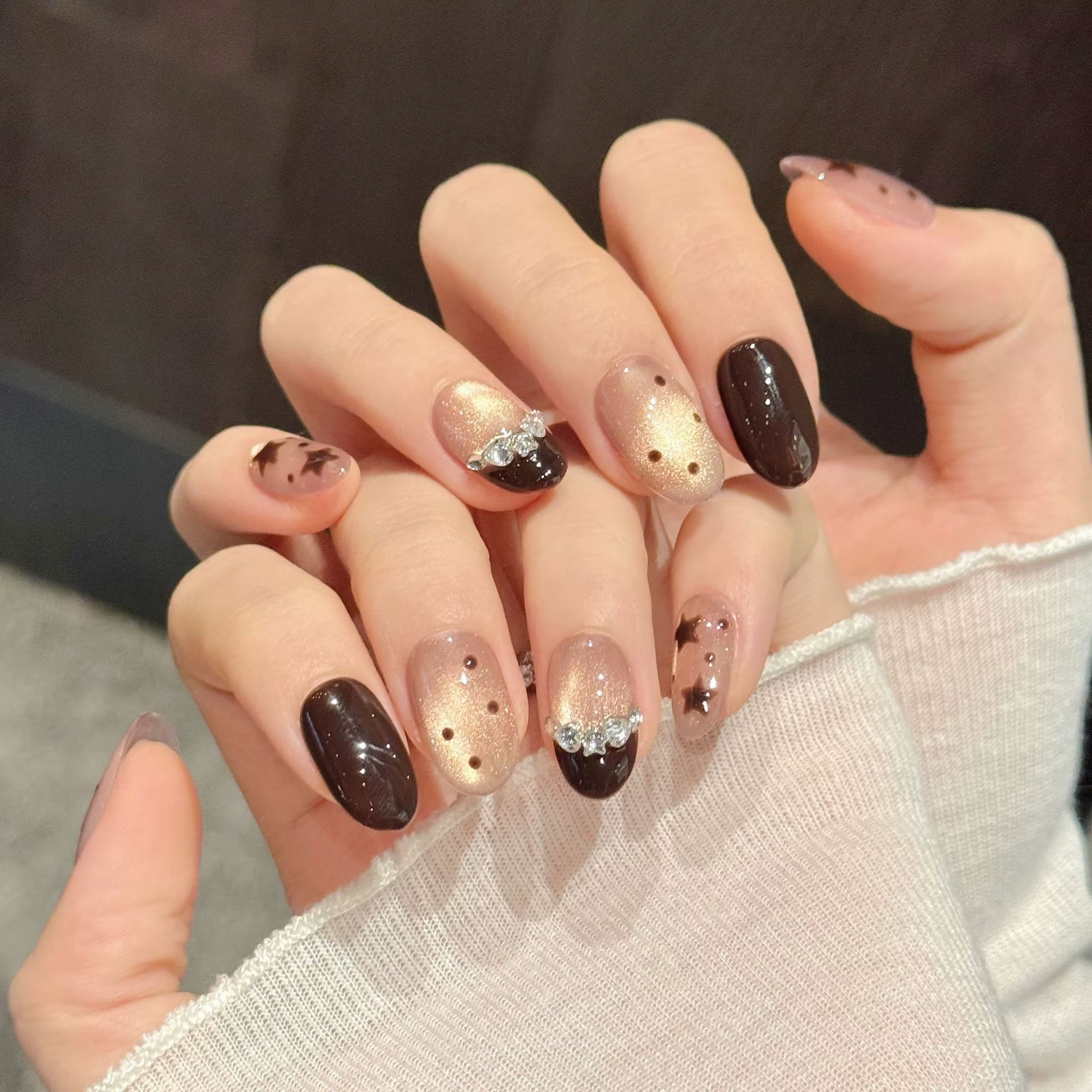 10 pièces à la main court ovale faux ongles marron étoile à cinq branches Style français presse