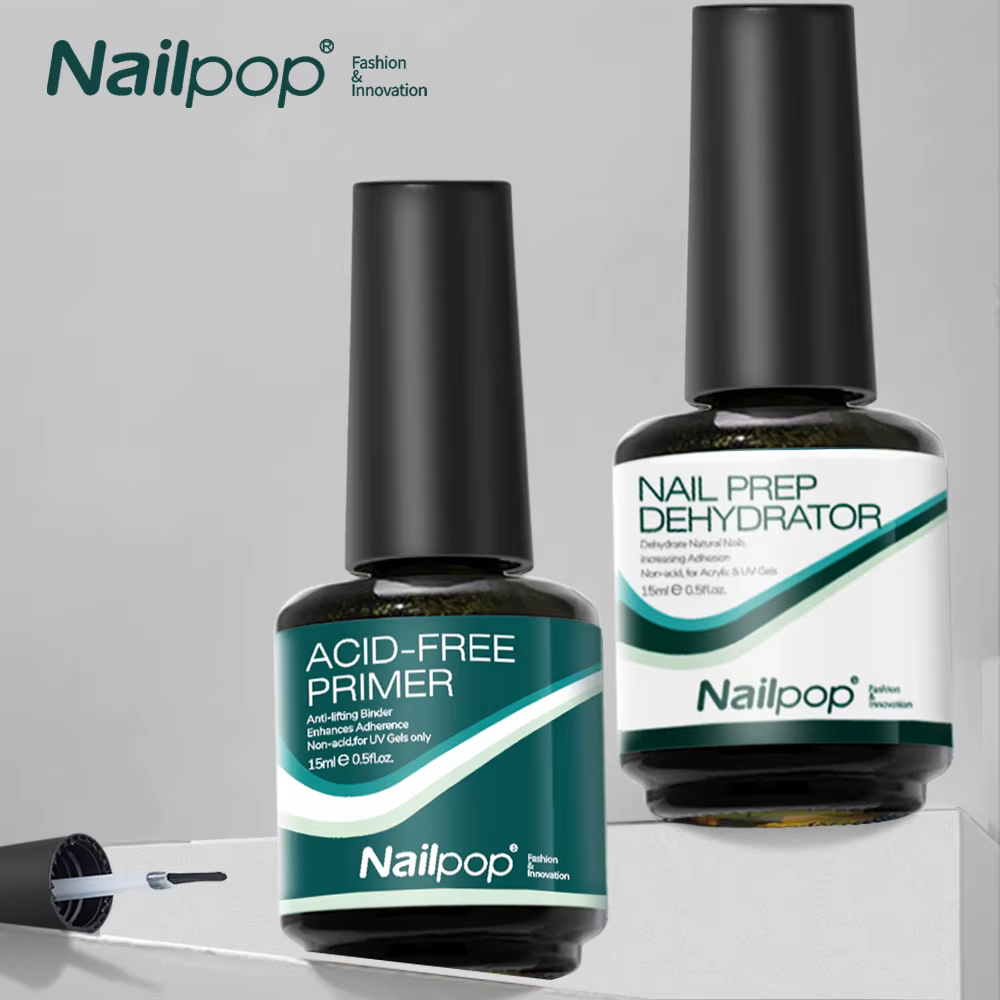 Déshydrateur et apprêt pour ongles