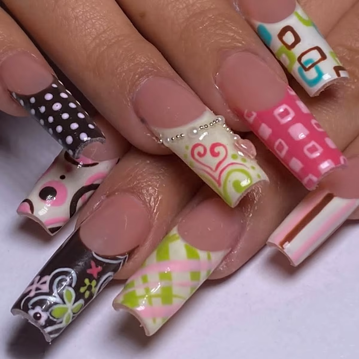 Faux ongles européens longs en forme de cercueil
