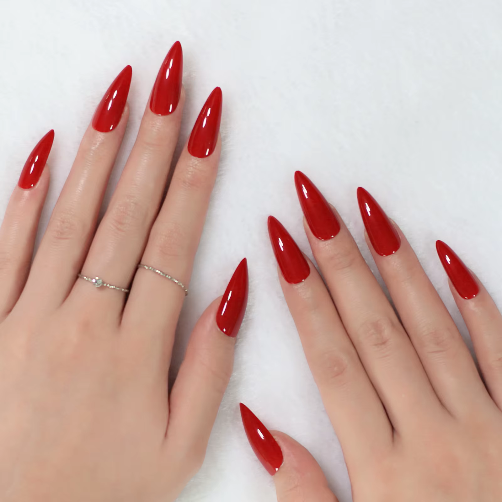 presse sur faux ongles stiletto finitions rouge brillant