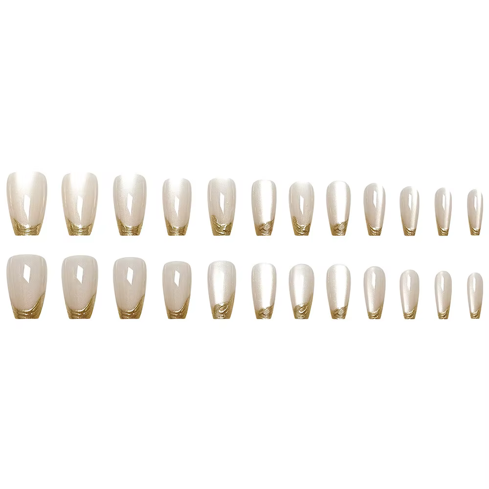 24 faux ongles courts carrés pointus style français