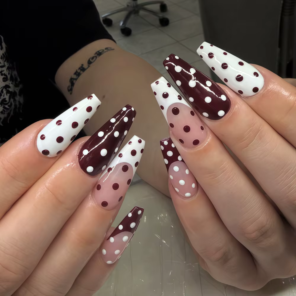 Faux ongles mi-longs pour femmes et filles