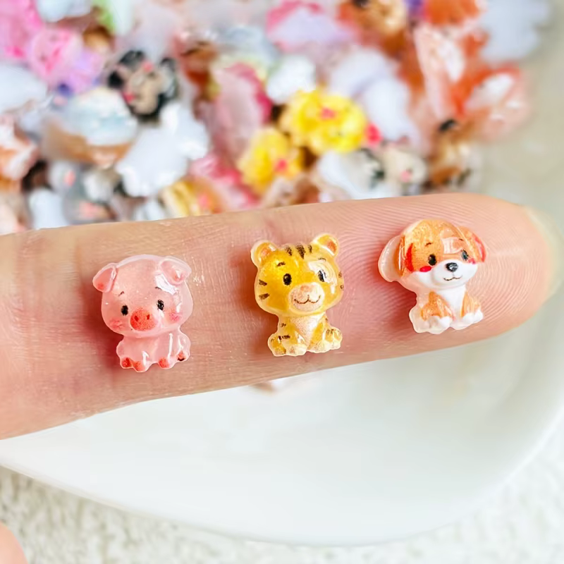 20 accessoires mignons pour ongles en forme de dessins animés