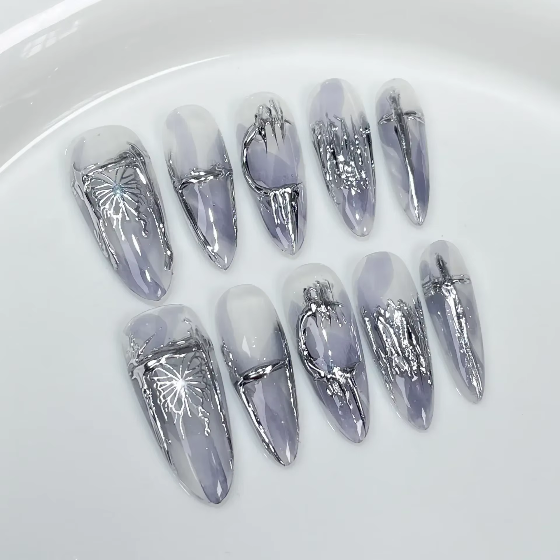 Faux ongles artificiels en forme d'amande