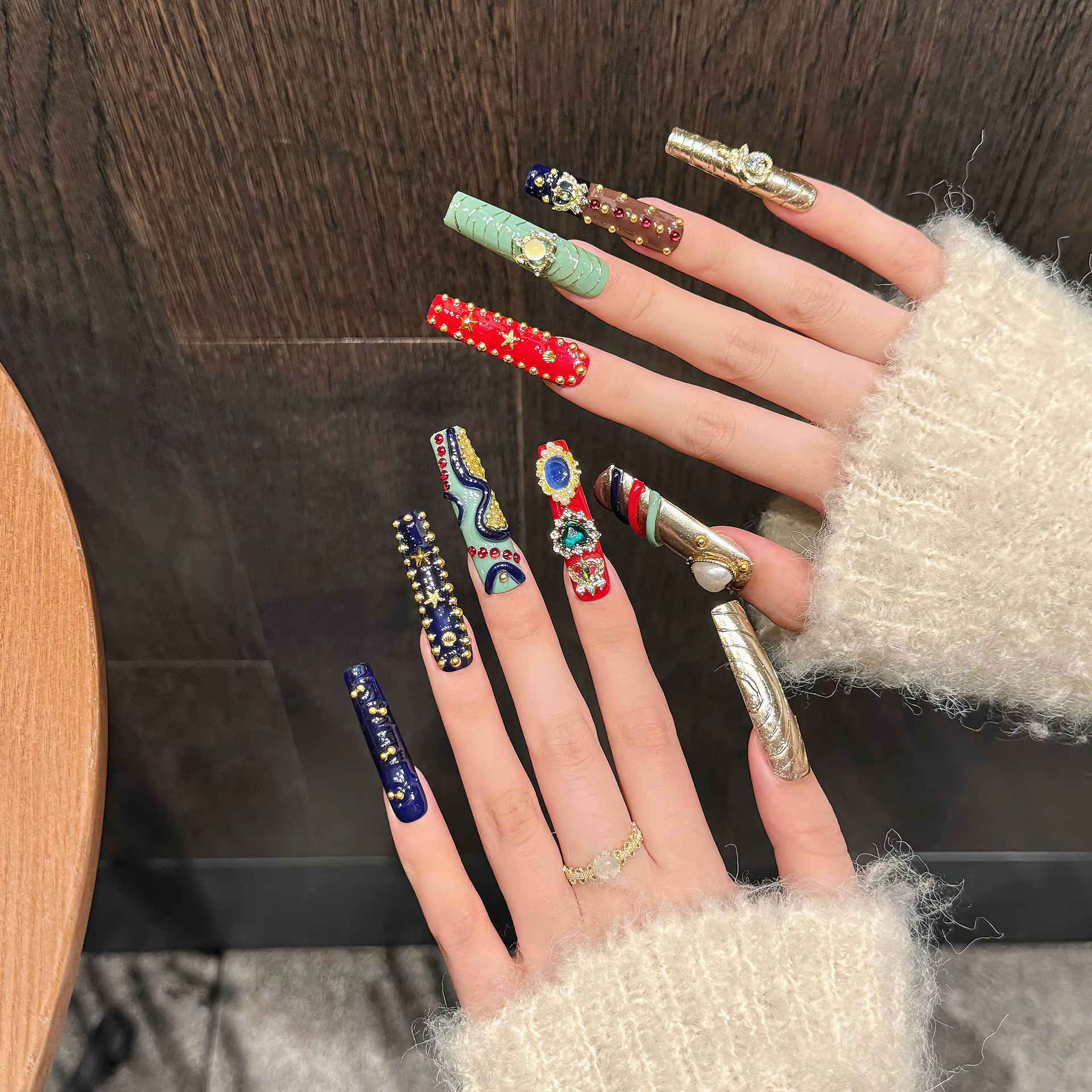 Presse faite à la main sur les ongles Design en cristal complet Style Baroque faux