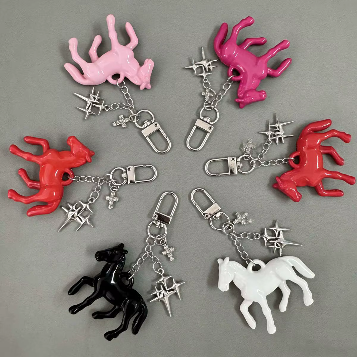 Porte-clés en acrylique pour femmes, mignon, Animal de dessin animé, stéréoscopique, petit cheval, multifonctionnel, chaînes, accessoires de décoration