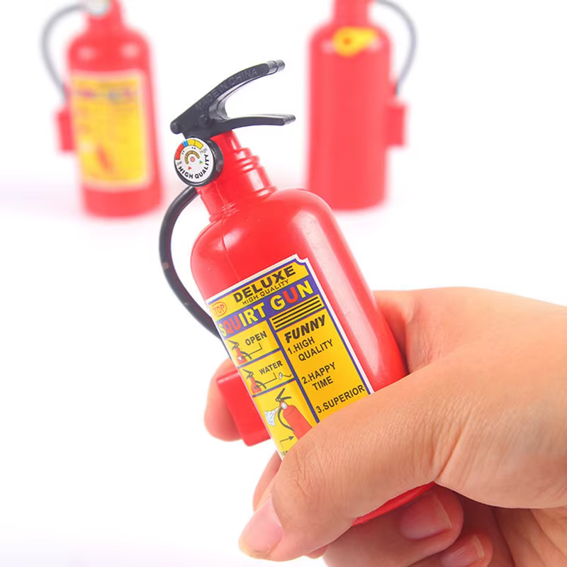 Pistolet à eau pulvérisateur pour enfants, mini extincteur, jouets amusants pour enfants, cadeau de farce Tatentière, pompier, accessoires professionnels