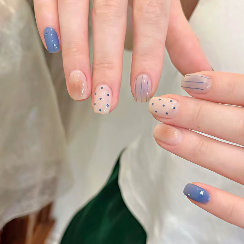 30 faux ongles mignons au design de dessin animé