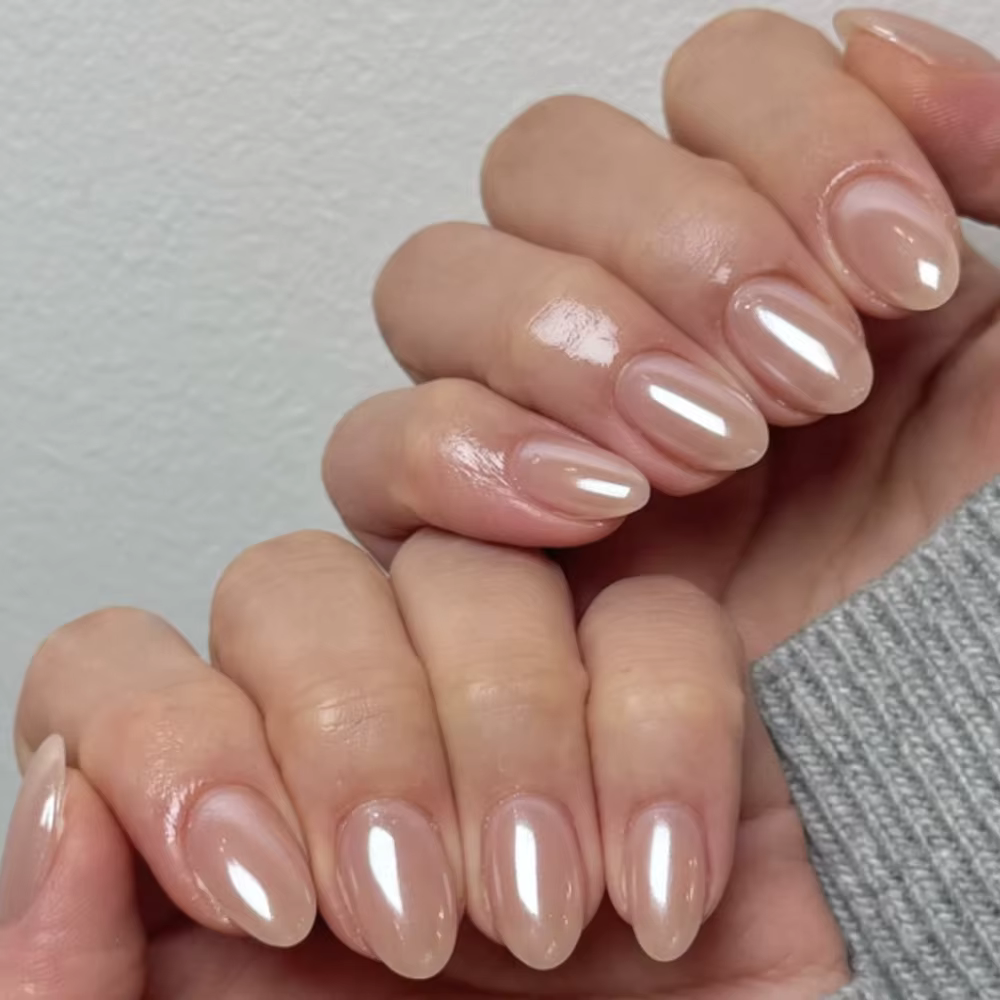 Perlescent brillant nu couleur unie Nail Art mode mousseux amande faux ongles détachable fini