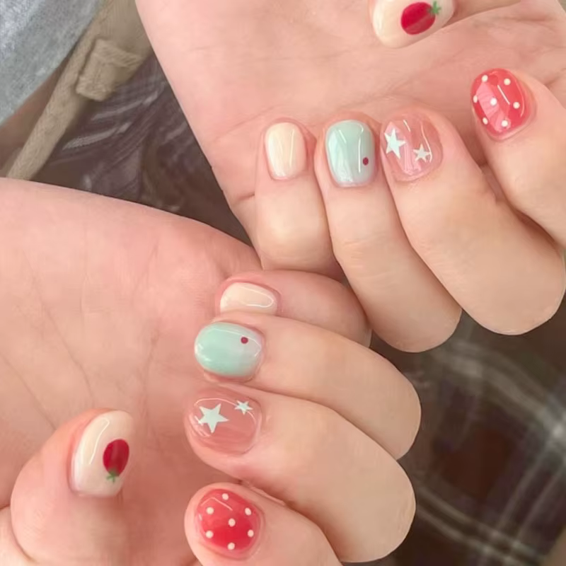 30 faux ongles mignons au design de dessin animé