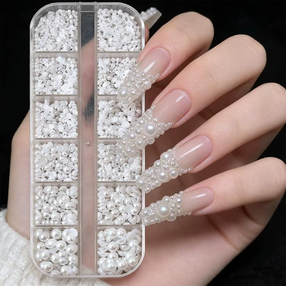 12 compartiments de perles blanches 3D pour ongles