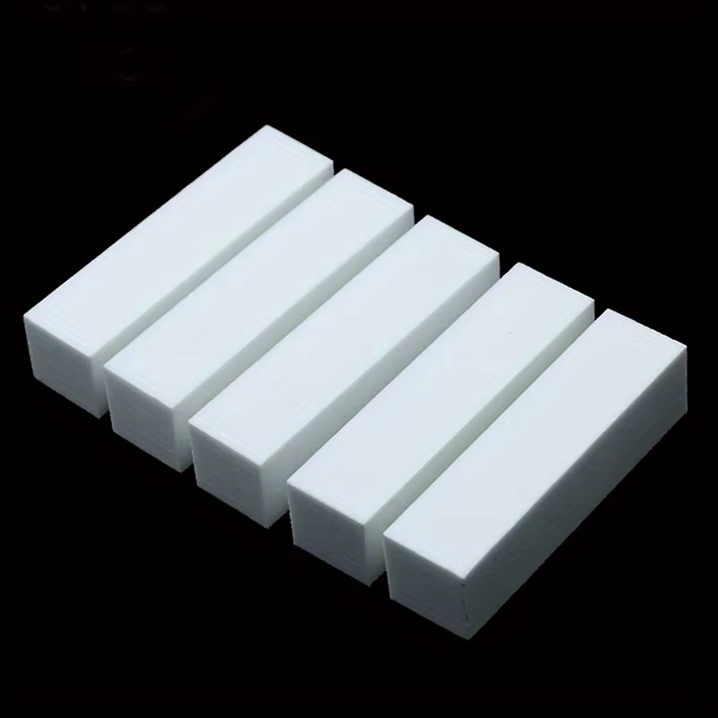 Ponceuse à ongles blanche pour pédicure et manucure