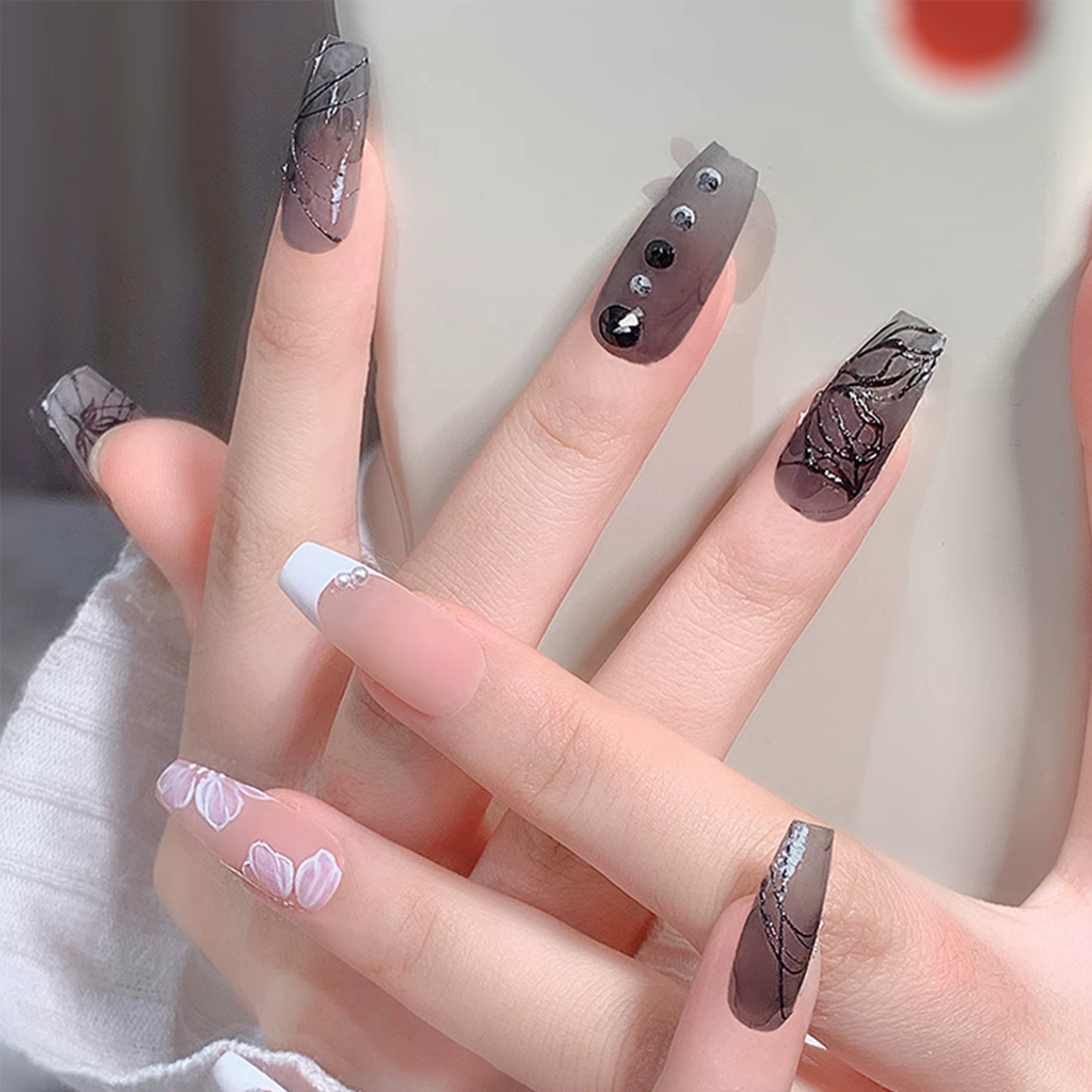 Verhéritage à Ongles en Gel Gaufré Peint 3D en Noir et Blanc