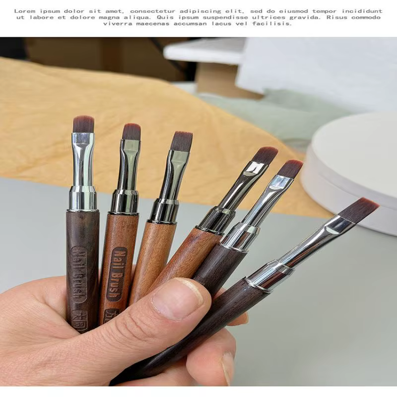 Pinceau de peinture sur Gel en bois