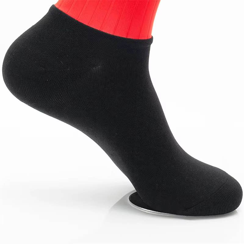YKYWBIKE Aero chaussettes de cyclisme anti-dérapant Silicone ligne blanche chaussettes de cyclisme hommes vélo Sport course vélo chaussettes Sport SocK Multiple