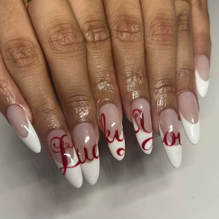 Faux ongles «Lucky You» peints à la main