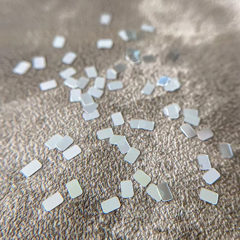1 pot de paillettes carrées argentées pour ongles