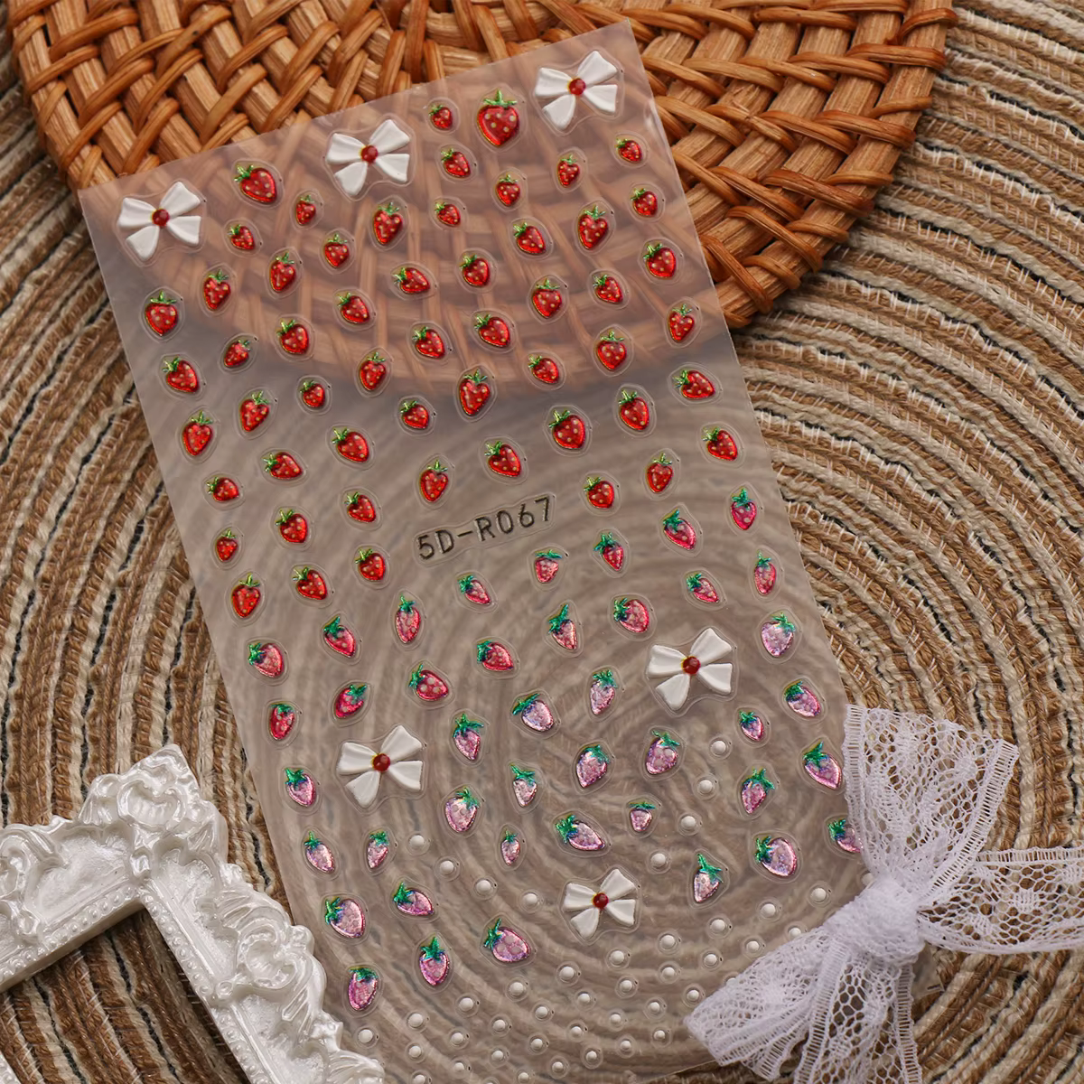 Autocollants 5D pour ongles motif fraise
