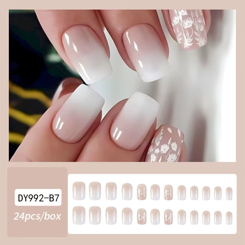 Faux ongles de Style français