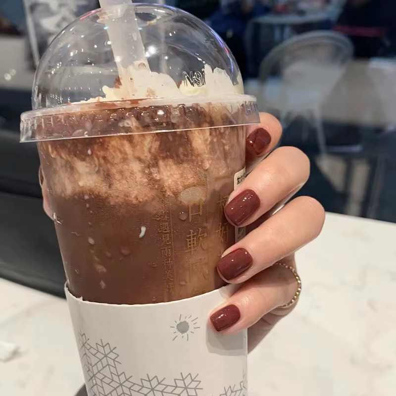 Faux ongles courts et plats à pression