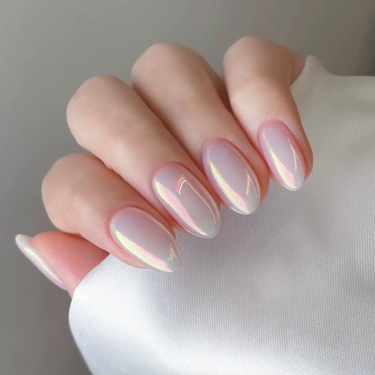 Perlescent brillant nu couleur unie Nail Art mode mousseux amande faux ongles détachable fini