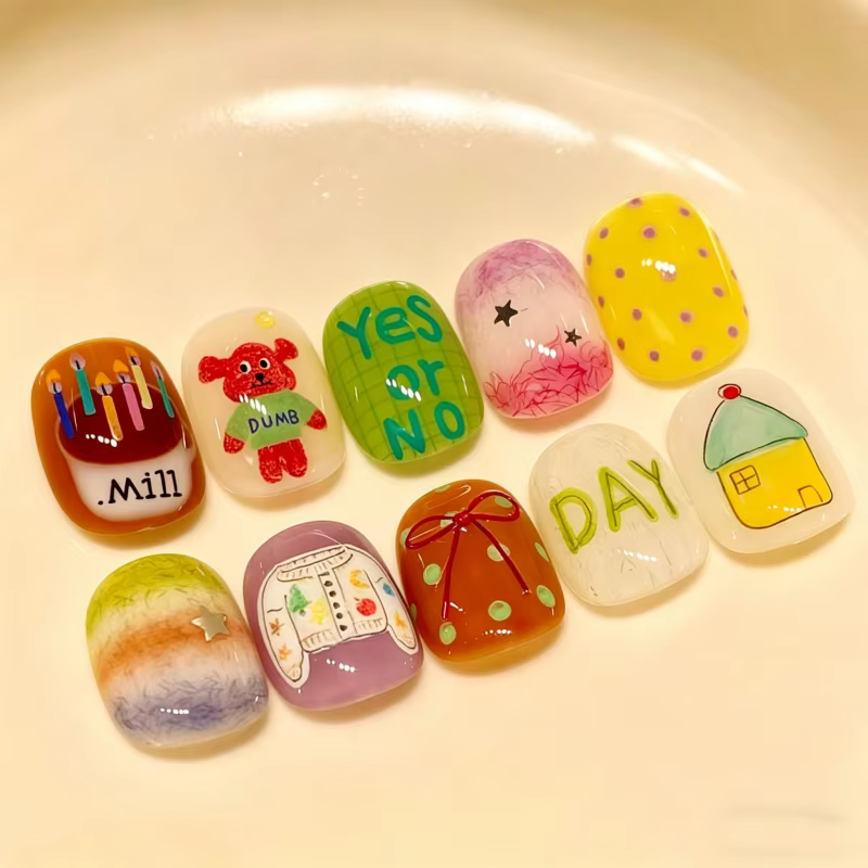 30 faux ongles uniques et tendance