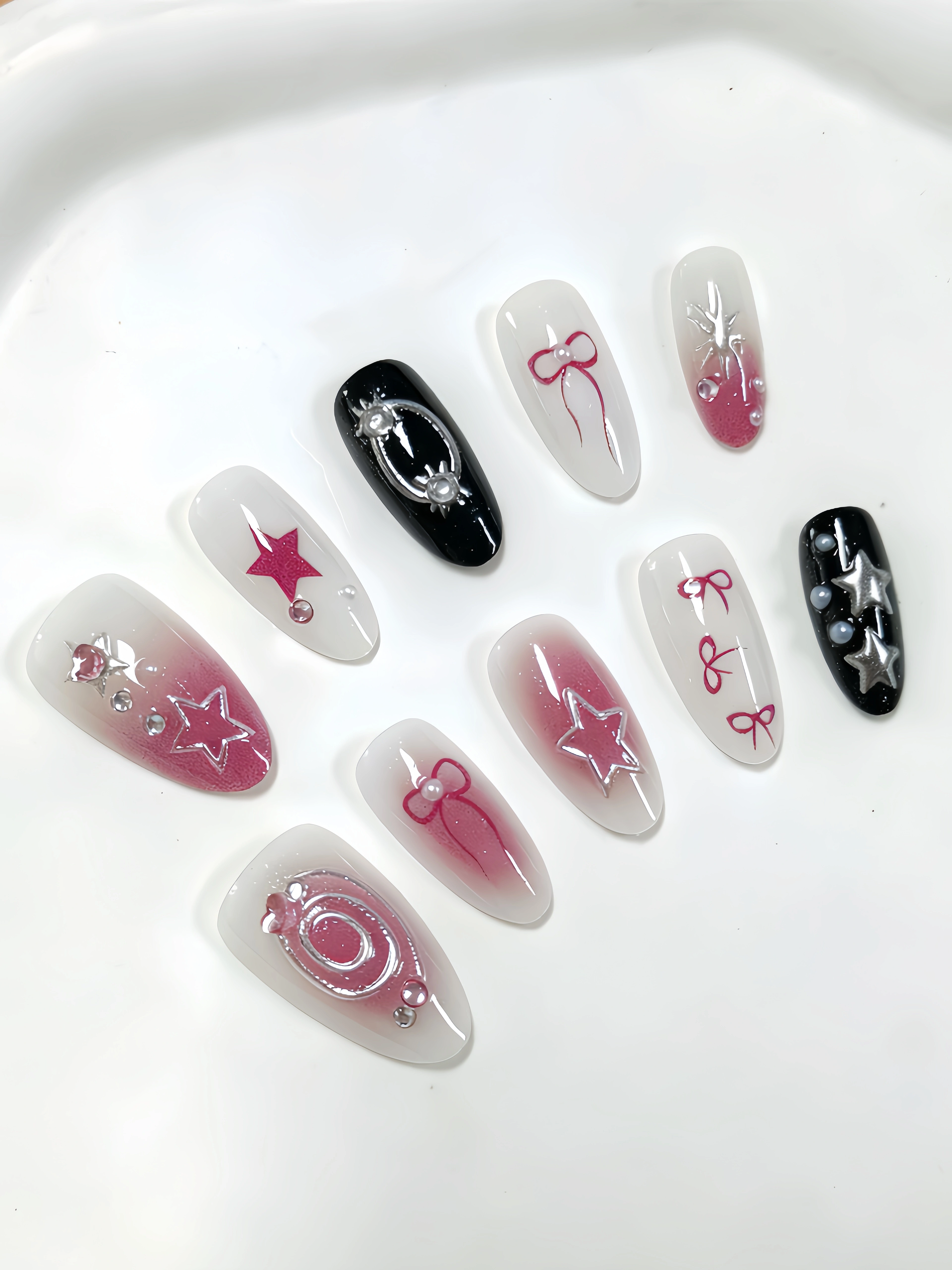10 faux ongles de longueur moyenne en forme d'amande