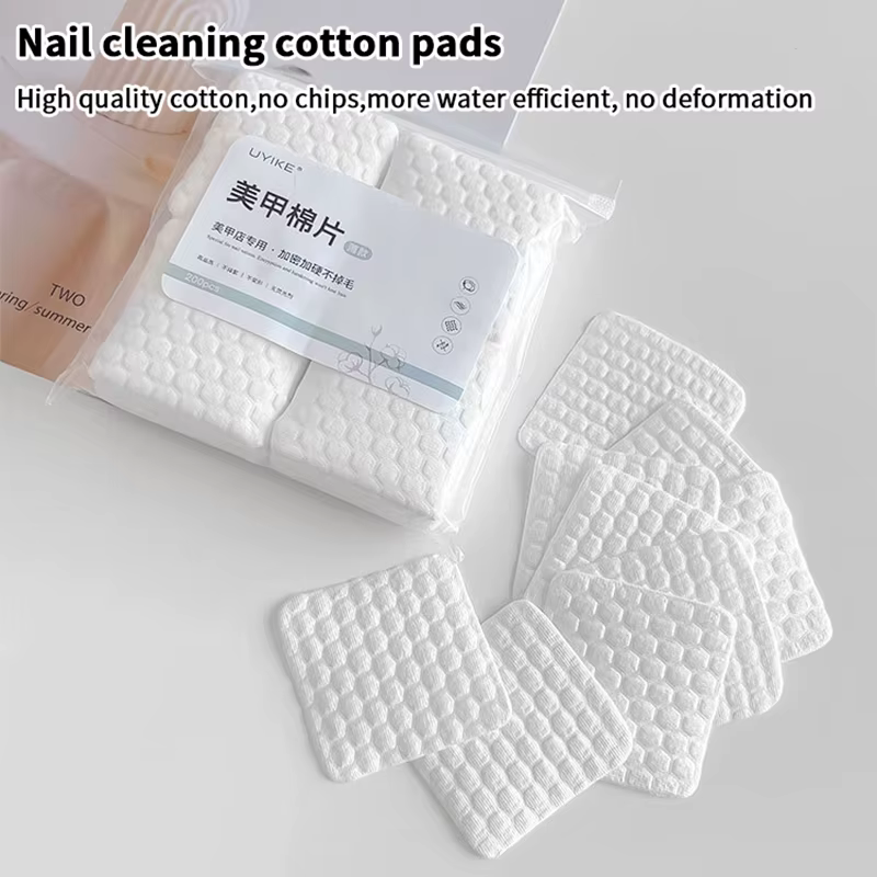 Tampon de coton pour ongles