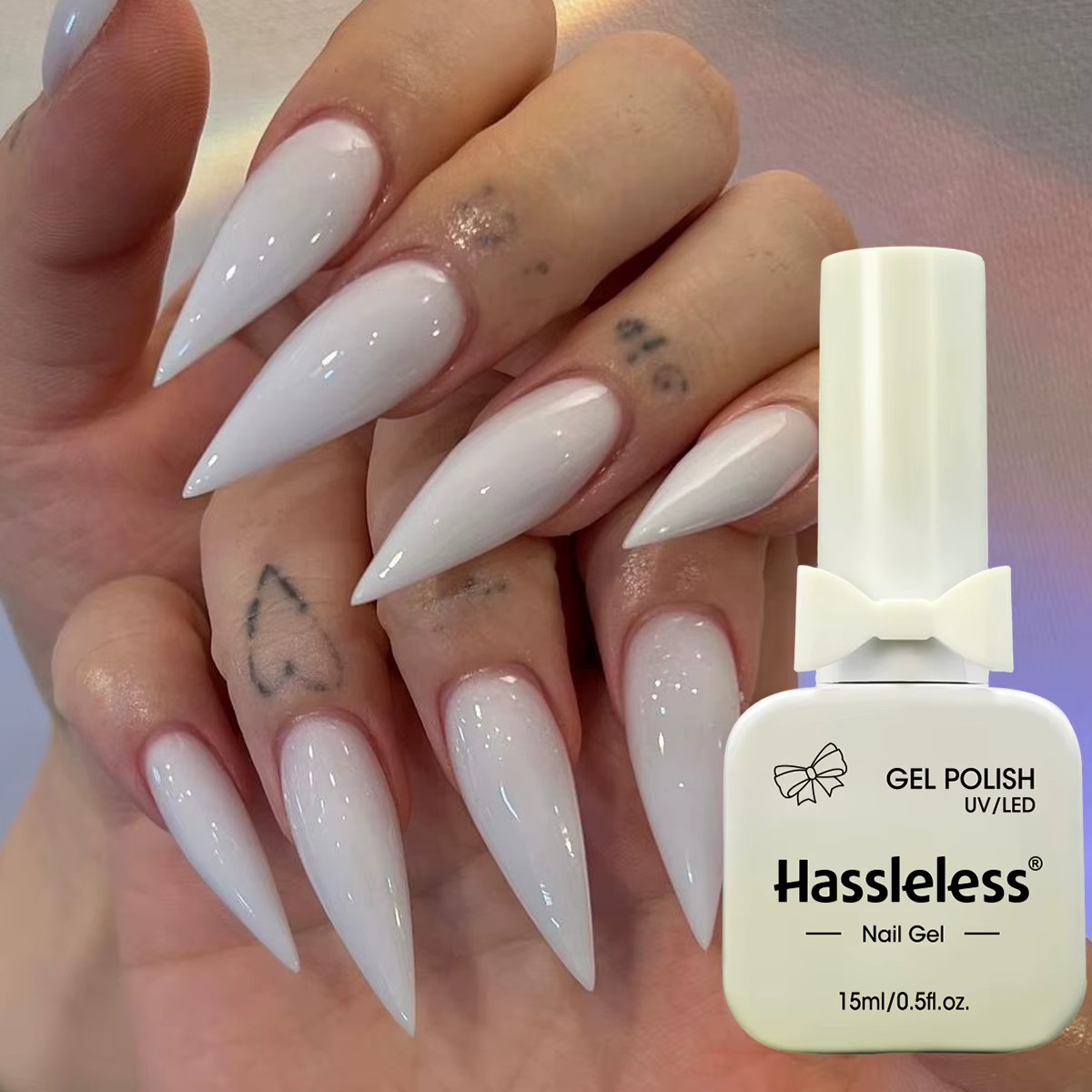 Un flacon de 15 ml de vernis à ongles gel transparent