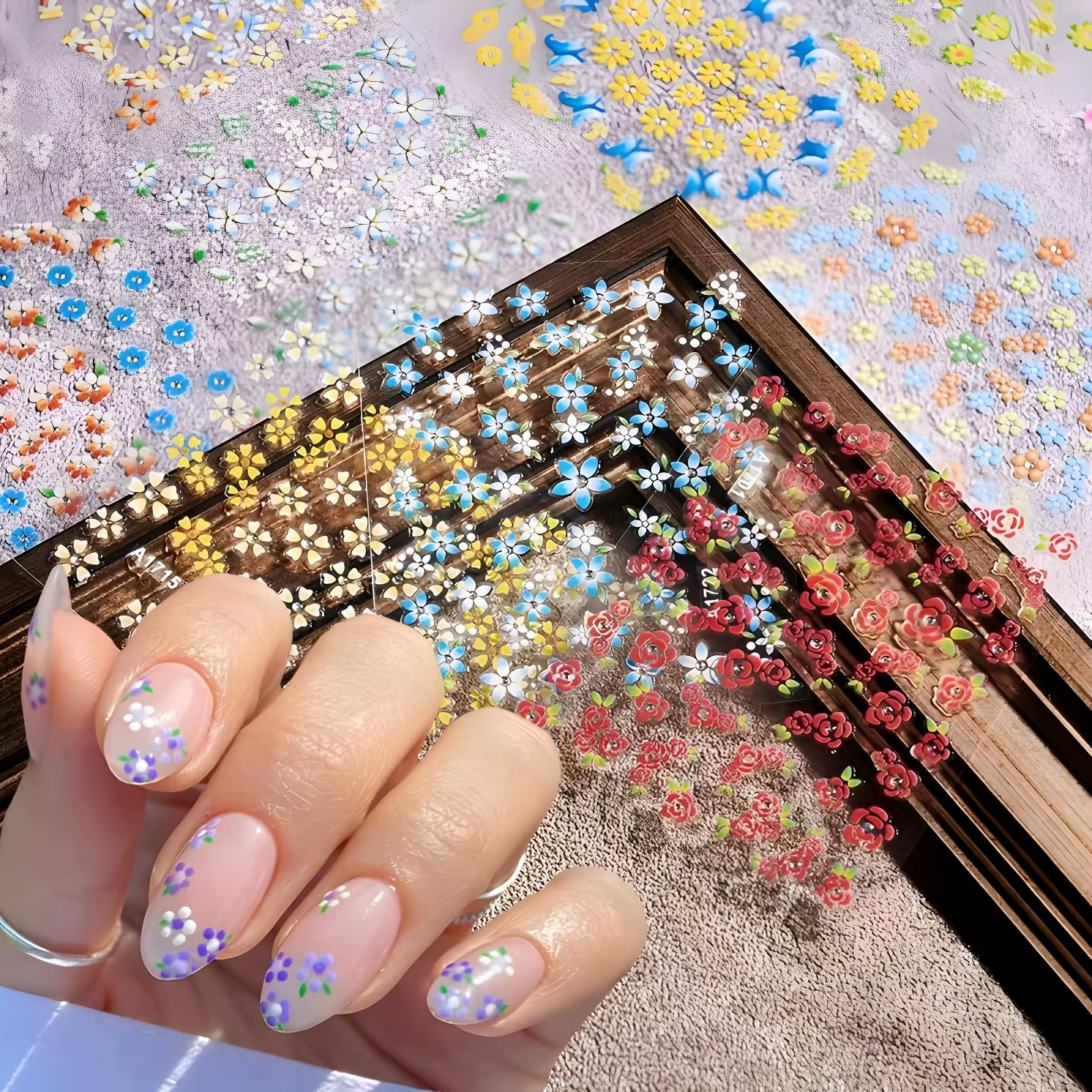 30 feuilles d'autocollants pour ongles fleur pour Nail Art coloré auto-adhésif marguerite décalcomanies