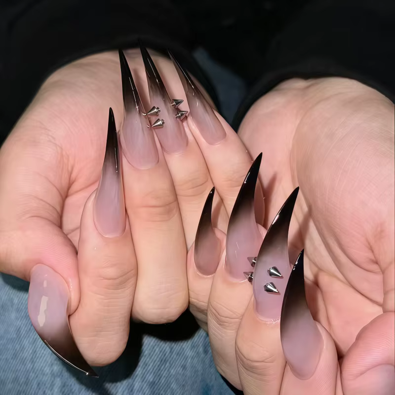 10 pièces de faux ongles ultra-longs et pointus