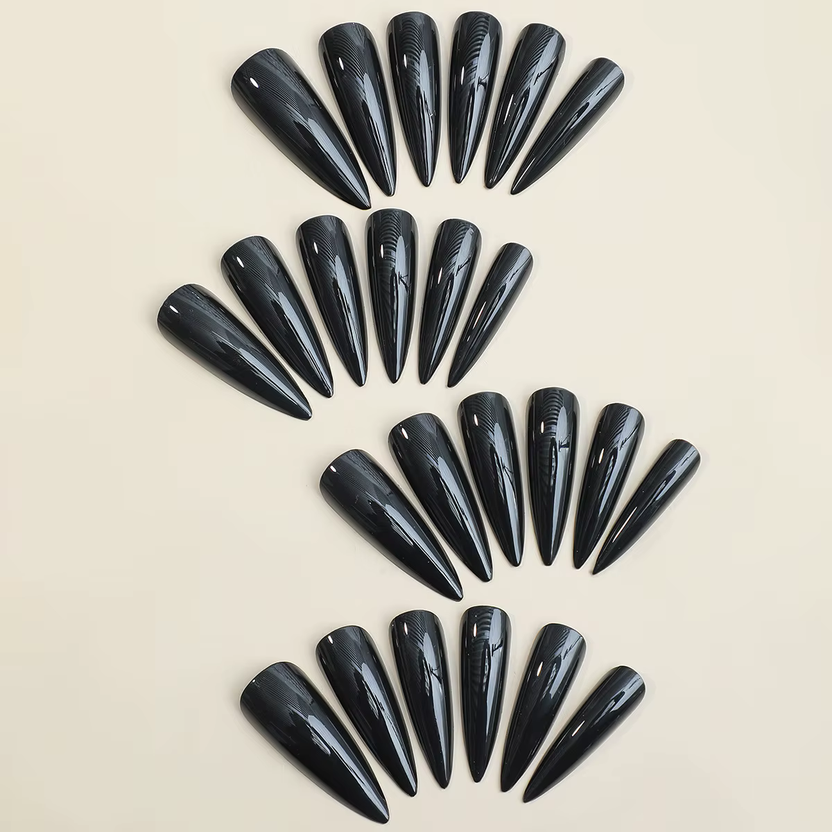 Transformez vos ongles avec 24 pièces Extra Long Stiletto Style français moderne classique Simple noir couleur unie