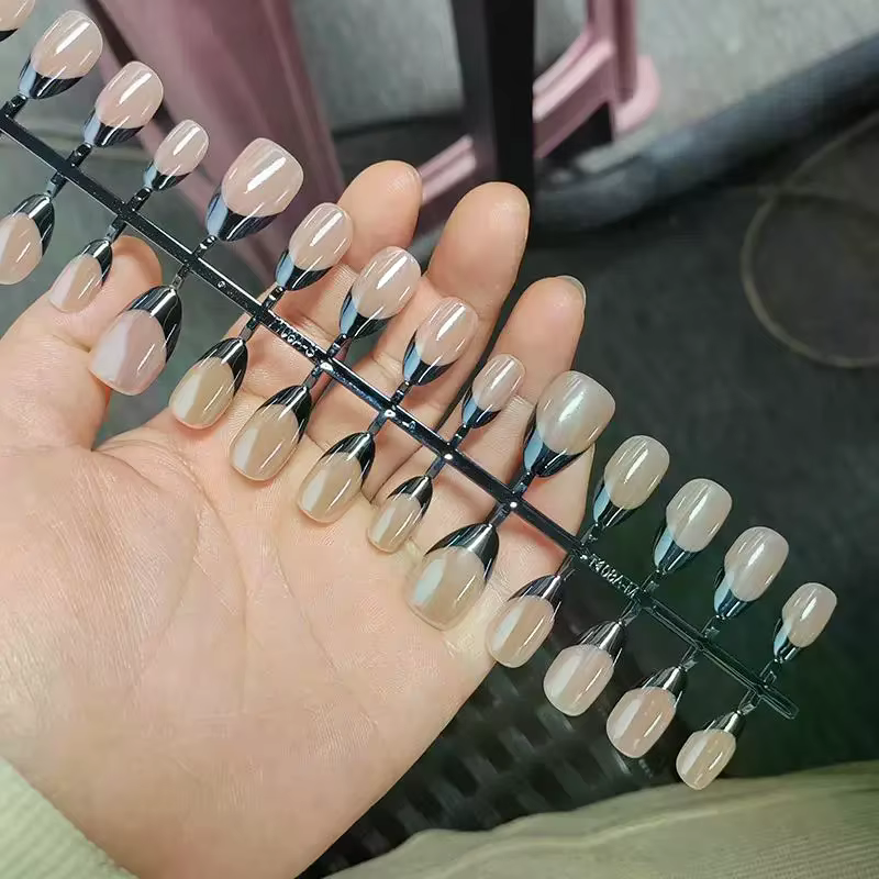 Lot de 30 faux ongles nacrés français à presser
