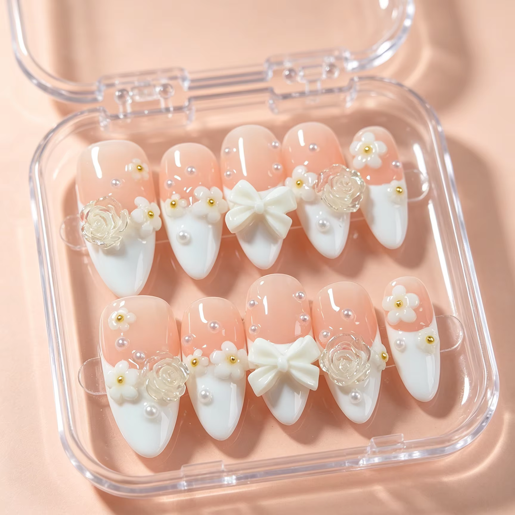 10 faux ongles en forme d'amande pressés à la main