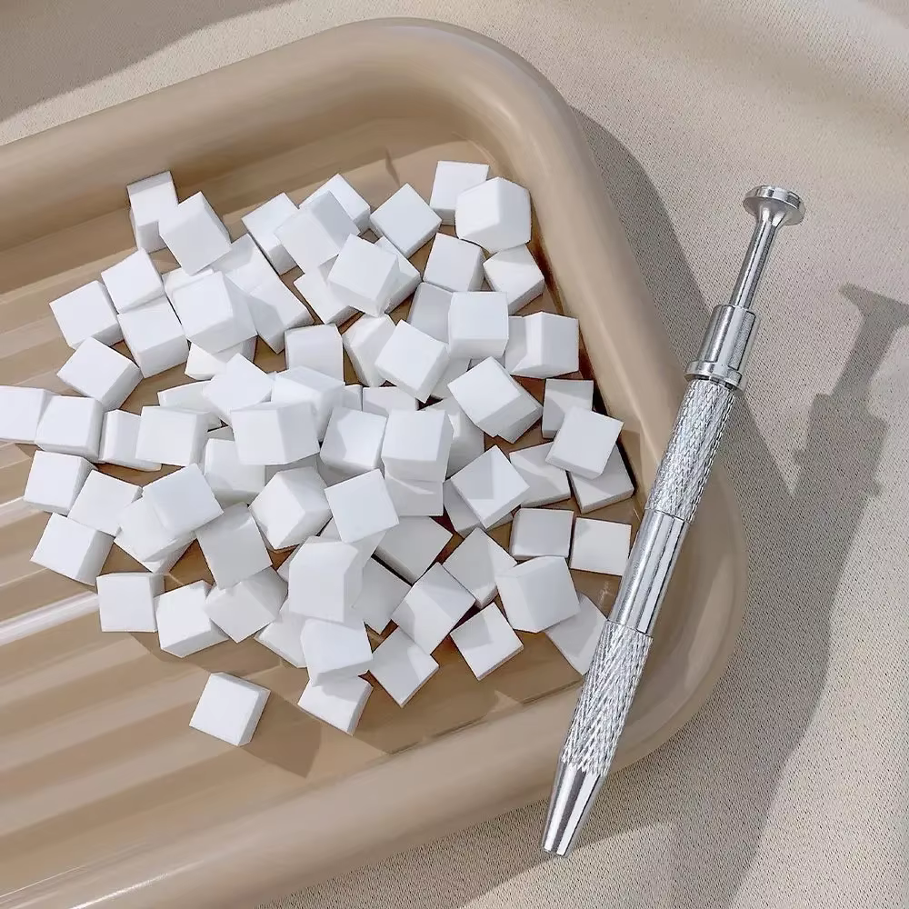 Mini éponge carrée pour Nail Art