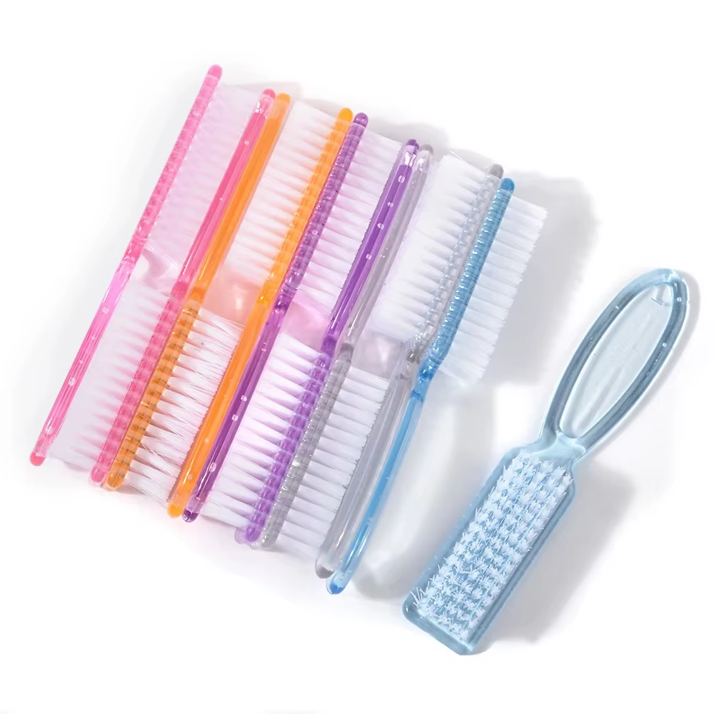 Brosse à ongles longue pour nettoyer les ongles