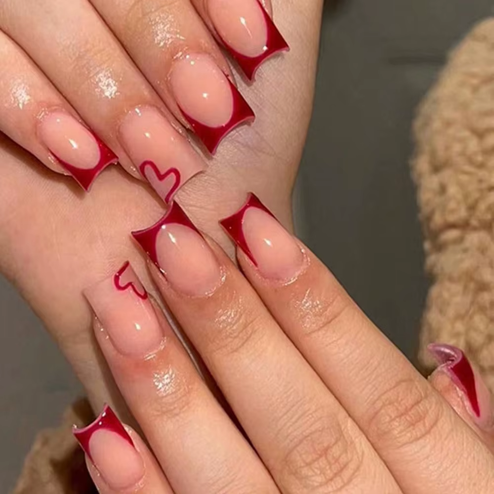 Faux ongles rouges bordeaux simples