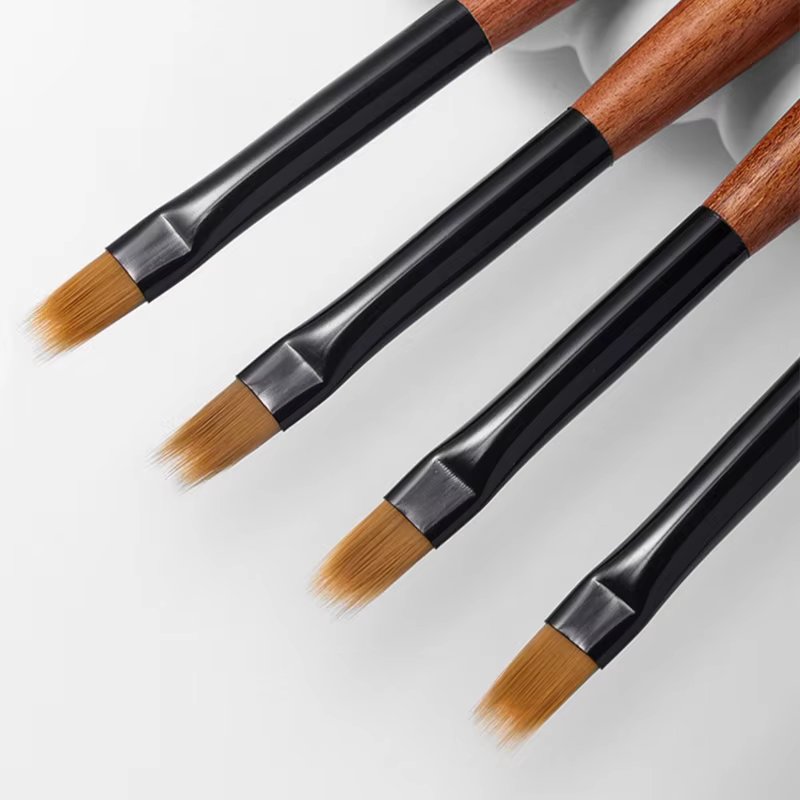 Brosse à ongles en bois dégradé