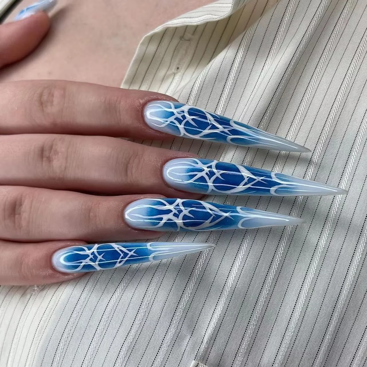 Ligne bleue délineation Gradual Halo teinture longue pointe Nail Art amour faux ongles détachable fini