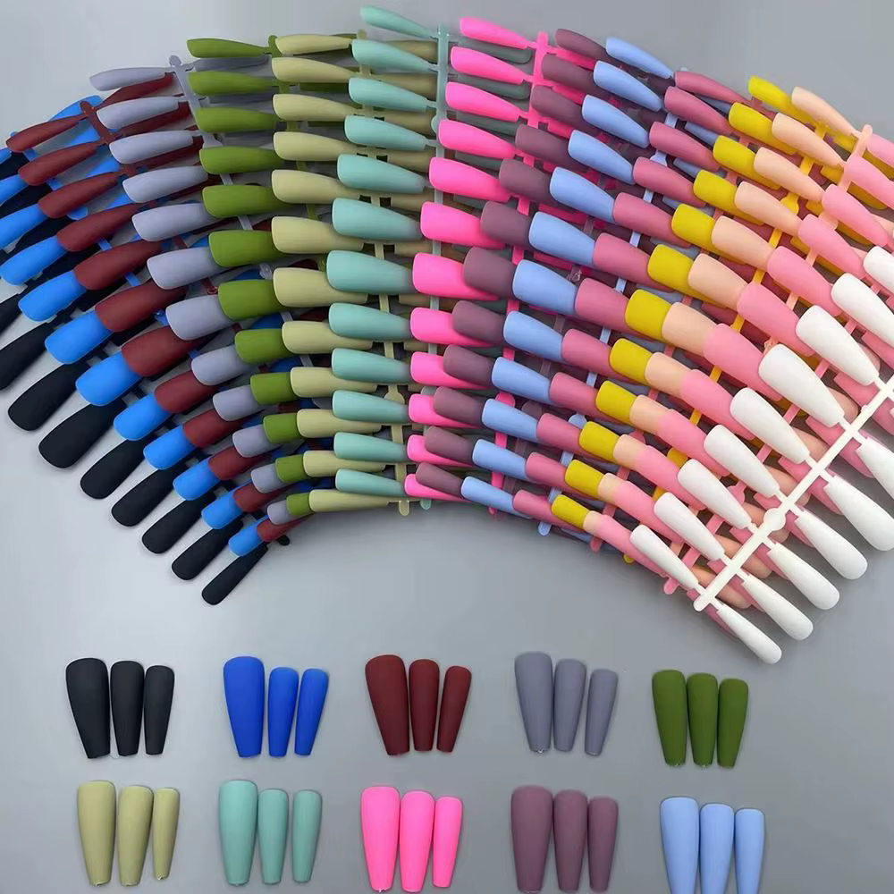 Faux ongles longs ballerine pour manucure