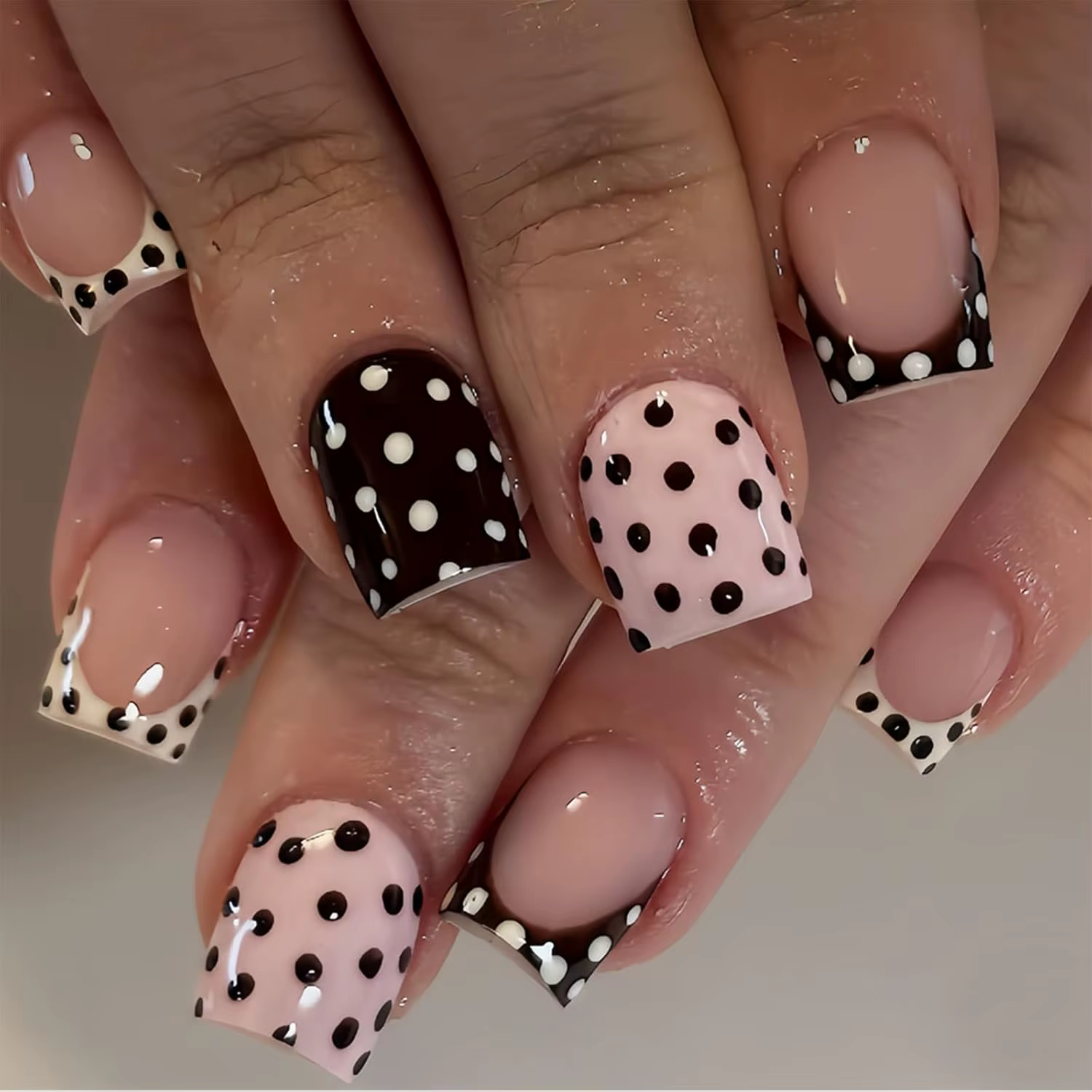 Faux ongles carrés courts à presser