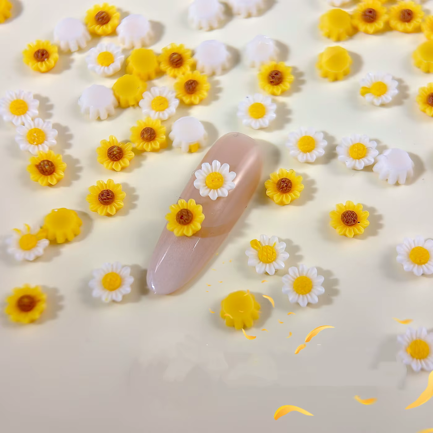 50 Breloques Réalistes en Résine Mini Marguerites Fleurs Jaunes pour Ongles