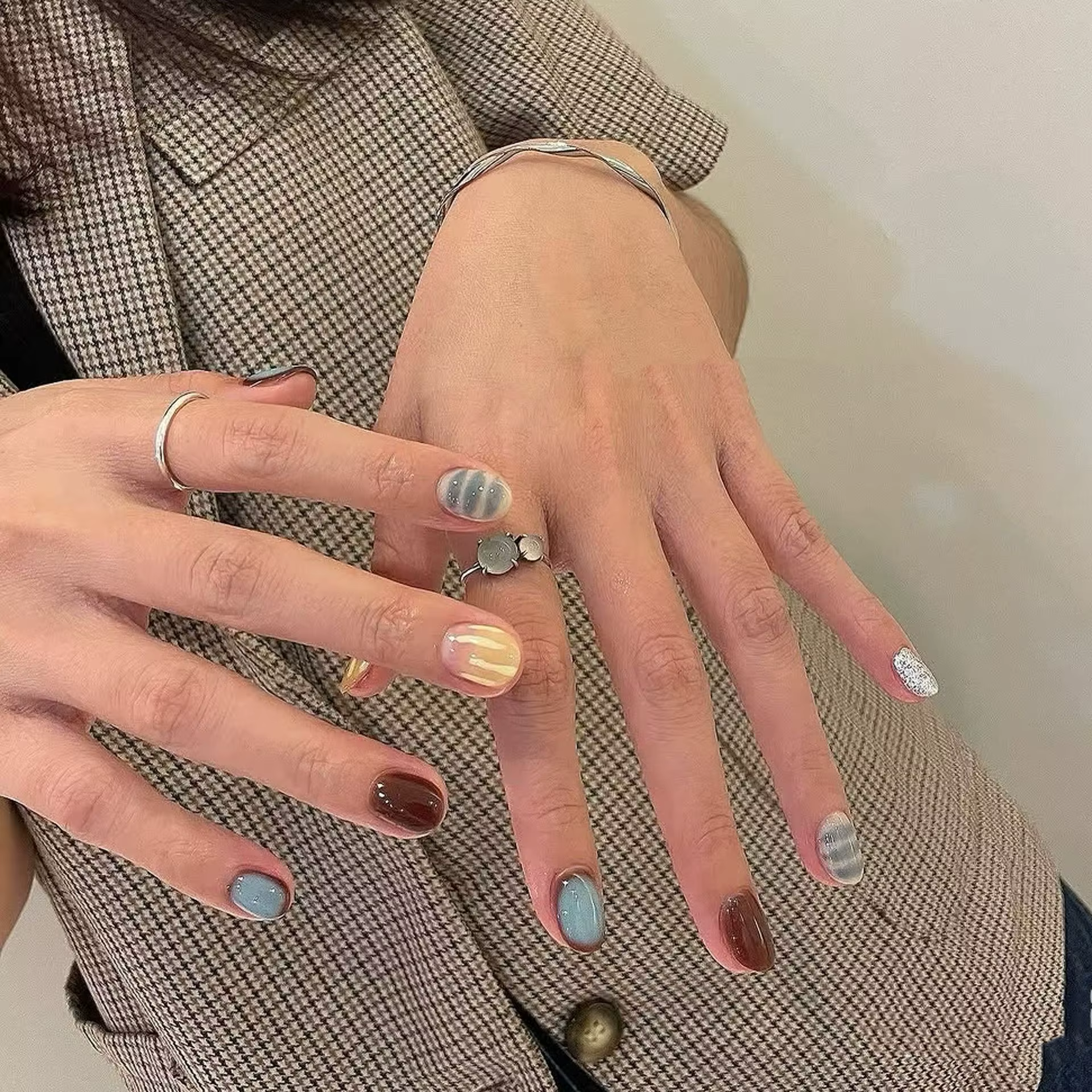 10 pièces crème bleu Blush carré fait à la main faux ongles rétro marron dégradé court rond presse