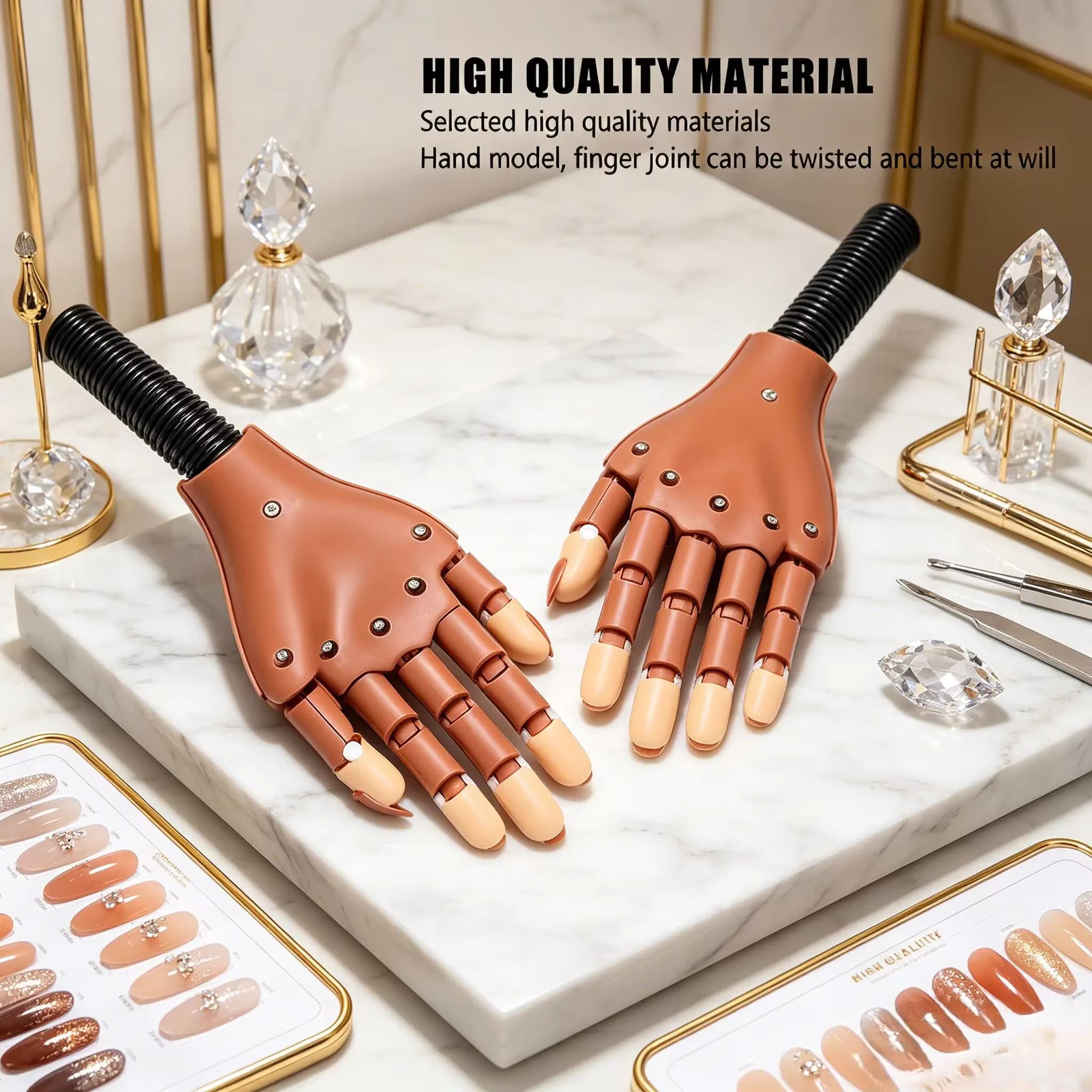 Main d'entraînement pour la manucure et le nail art