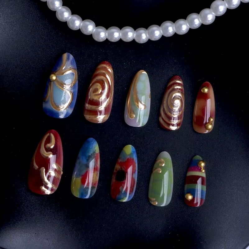 24 faux ongles à presser en amande
