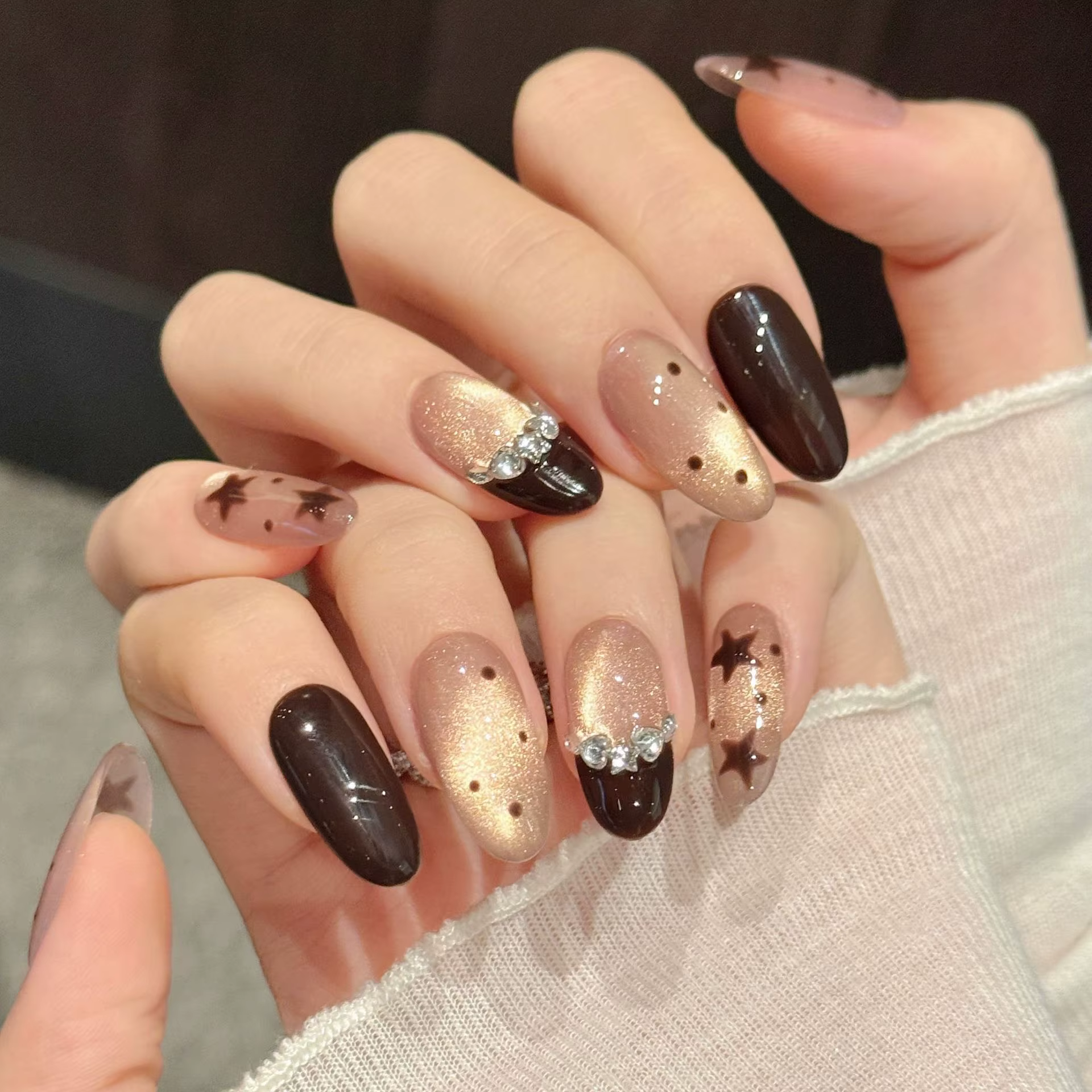 10 pièces à la main court ovale faux ongles marron étoile à cinq branches Style français presse