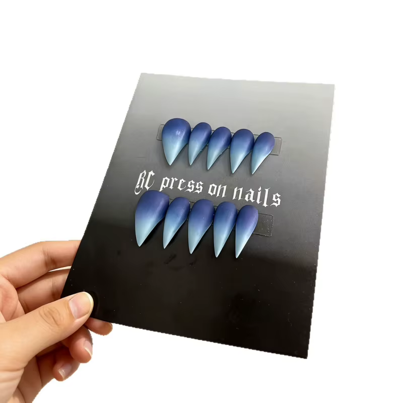 Faux ongles longs à presser